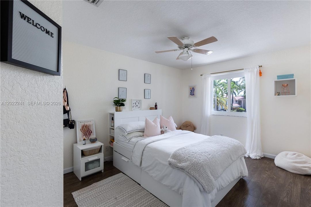 For Sale: $1,670,000 (6 beds, 4 baths, 3696 Square Feet)