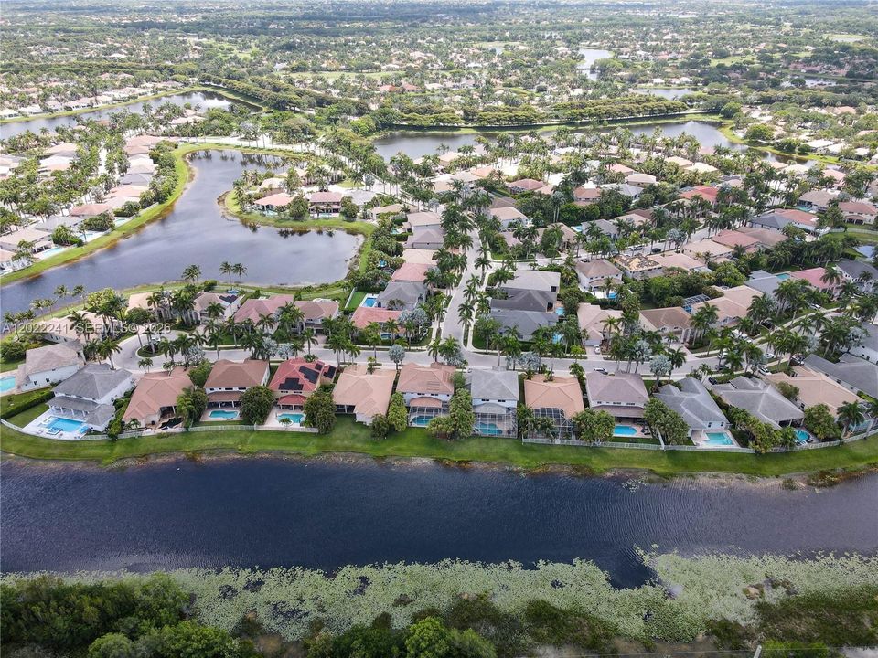 For Sale: $1,670,000 (6 beds, 4 baths, 3696 Square Feet)
