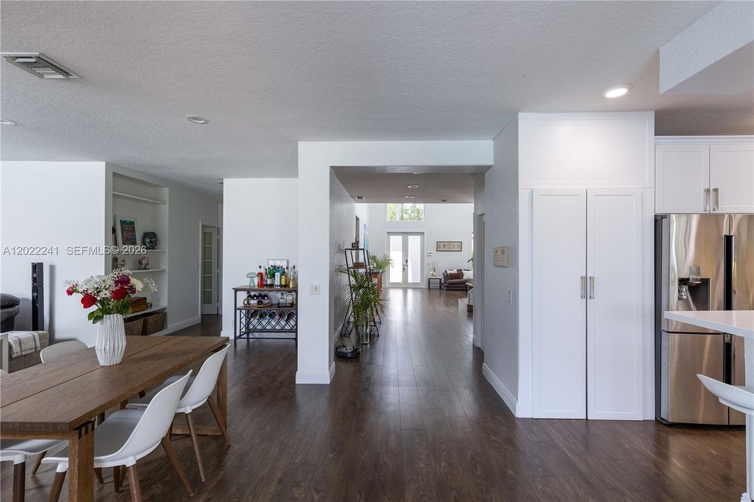 For Sale: $1,670,000 (6 beds, 4 baths, 3696 Square Feet)