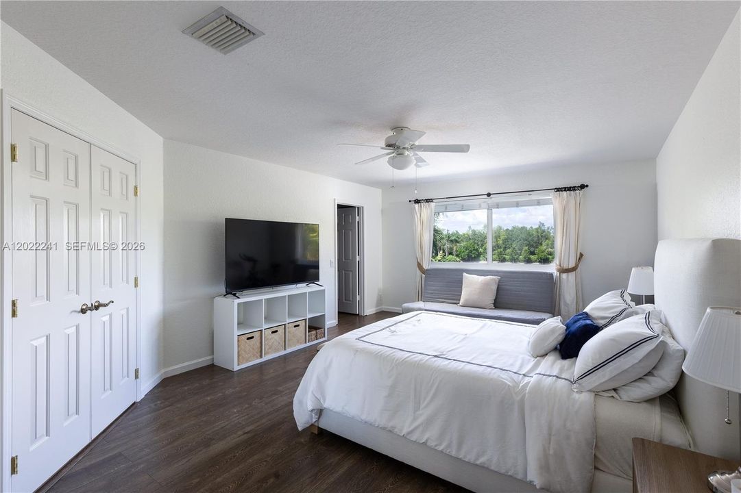 For Sale: $1,670,000 (6 beds, 4 baths, 3696 Square Feet)