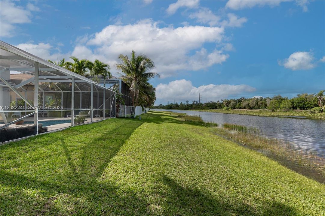 For Sale: $1,670,000 (6 beds, 4 baths, 3696 Square Feet)