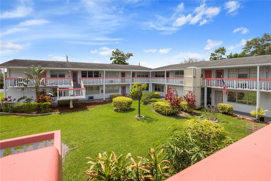 For Sale: $72,000 (1 beds, 1 baths, 585 Square Feet)
