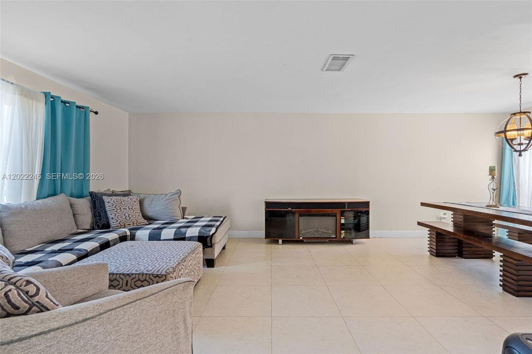 For Sale: $765,000 (4 beds, 2 baths, 2271 Square Feet)