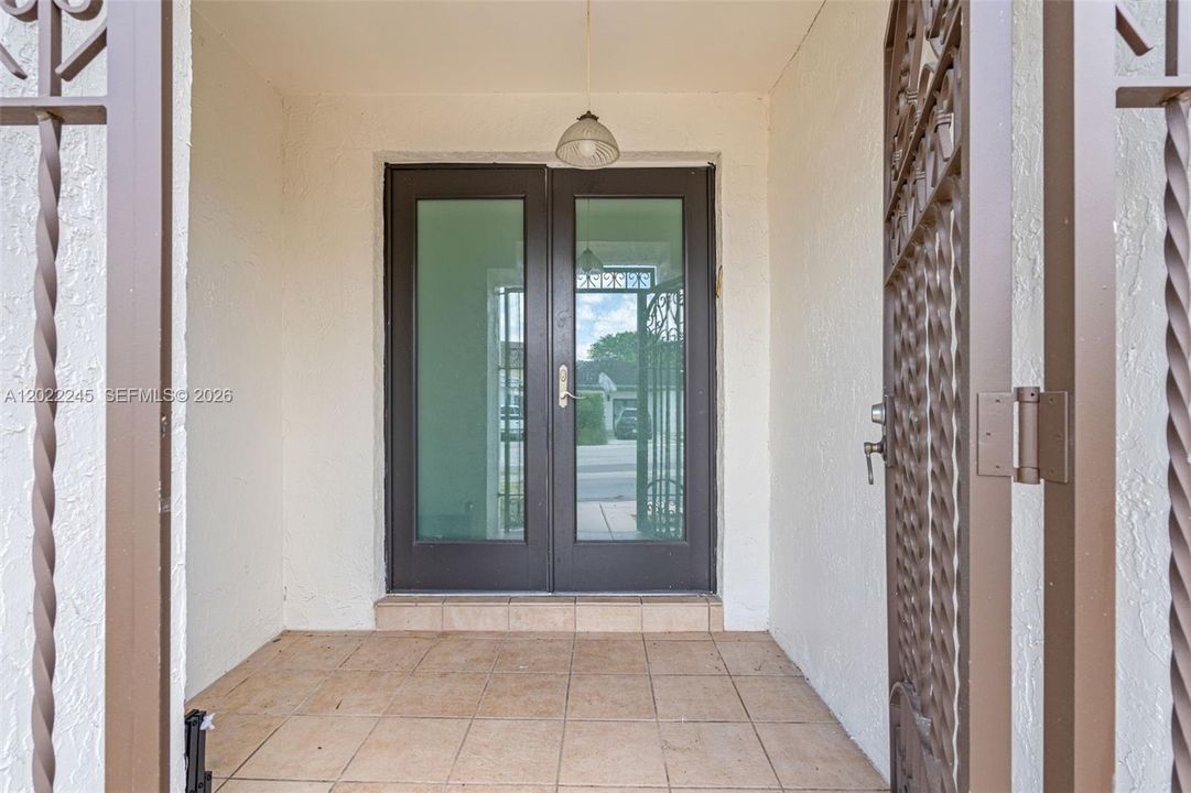 For Sale: $765,000 (4 beds, 2 baths, 2271 Square Feet)