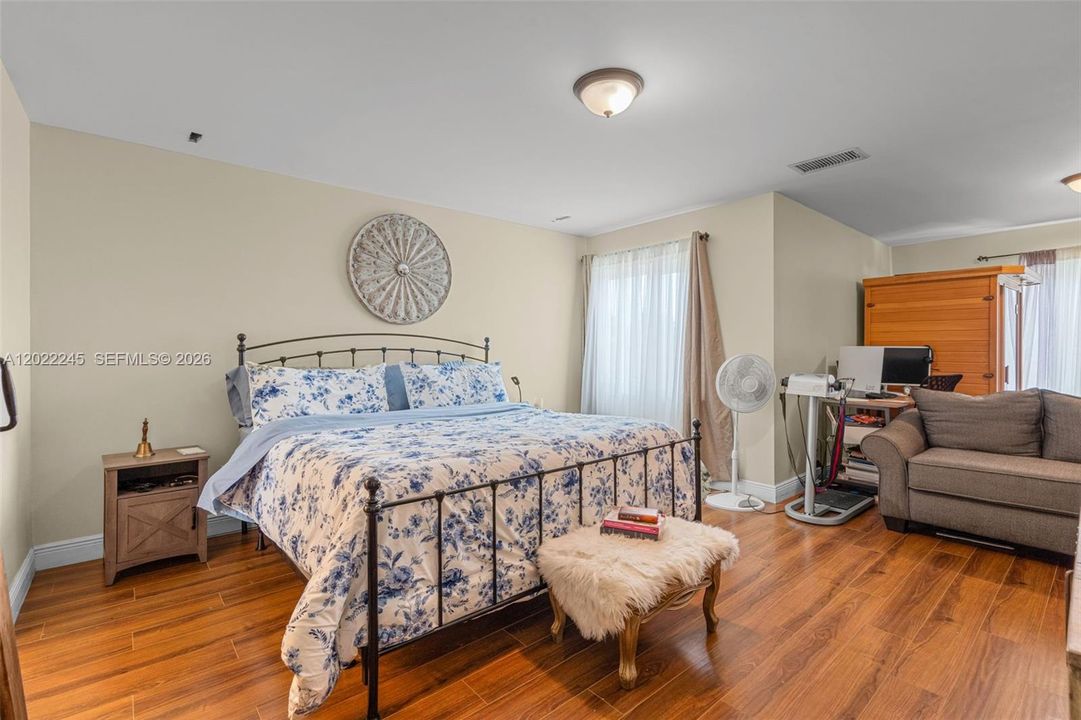 For Sale: $765,000 (4 beds, 2 baths, 2271 Square Feet)