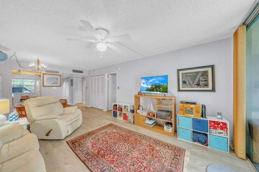8 Living Area