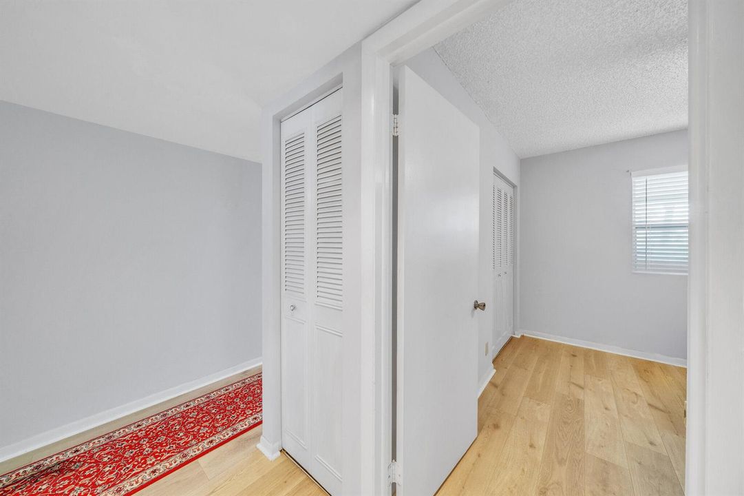 19 Foyer (1)
