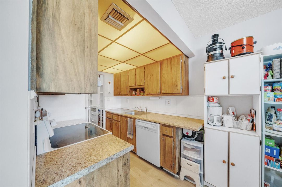 2 Kitchen (1)