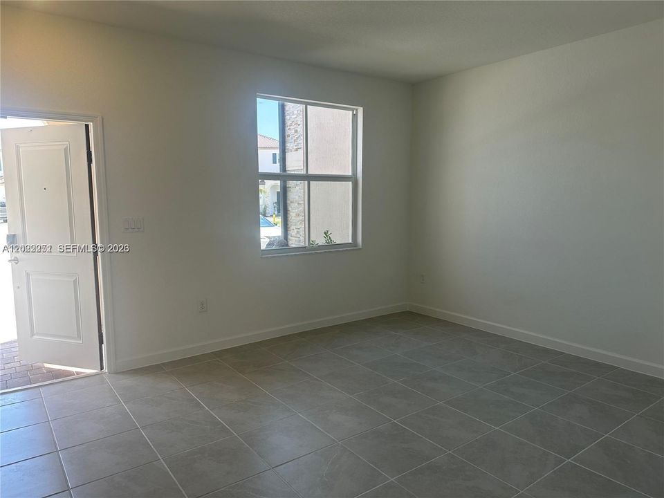 For Rent: $2,900 (3 beds, 2 baths, 1483 Square Feet)