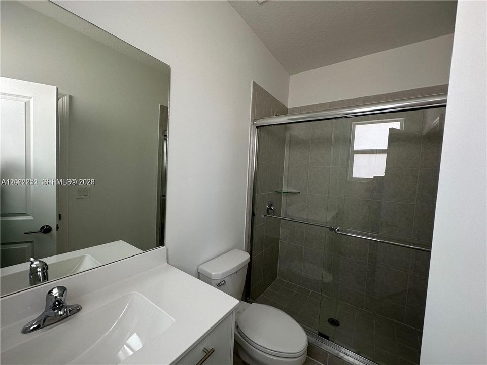 For Rent: $2,900 (3 beds, 2 baths, 1483 Square Feet)