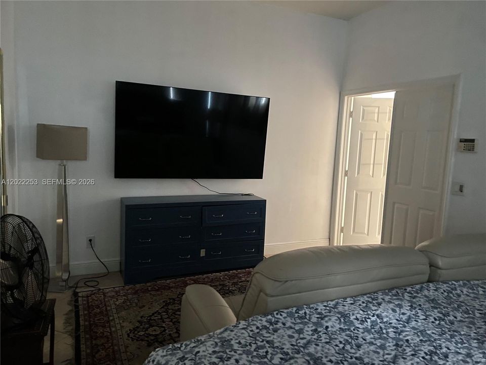 В аренду: $5,750 (4 спален, 2 ванн, 2115 Квадратных фут)