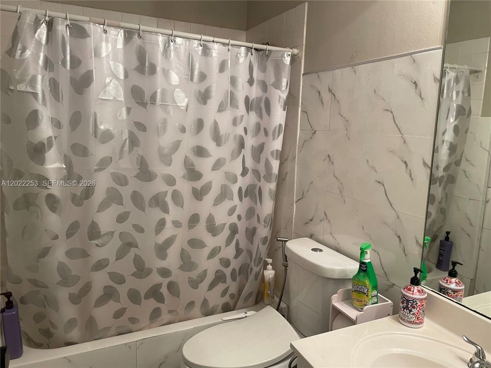 В аренду: $5,750 (4 спален, 2 ванн, 2115 Квадратных фут)