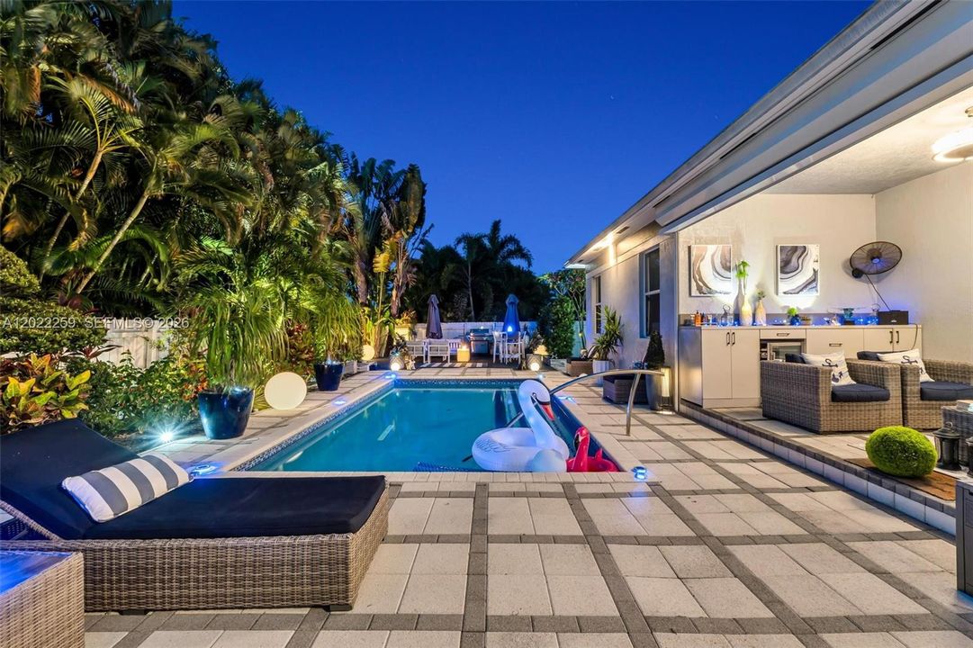 Active With Contract: $1,450,000 (3 beds, 2 baths, 2347 Square Feet)