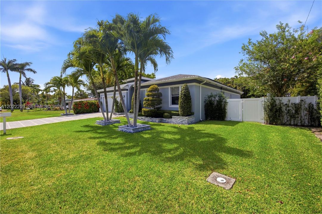 Active With Contract: $1,450,000 (3 beds, 2 baths, 2347 Square Feet)