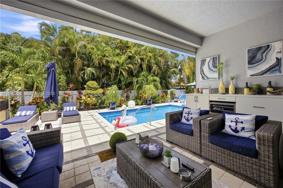 Active With Contract: $1,450,000 (3 beds, 2 baths, 2347 Square Feet)
