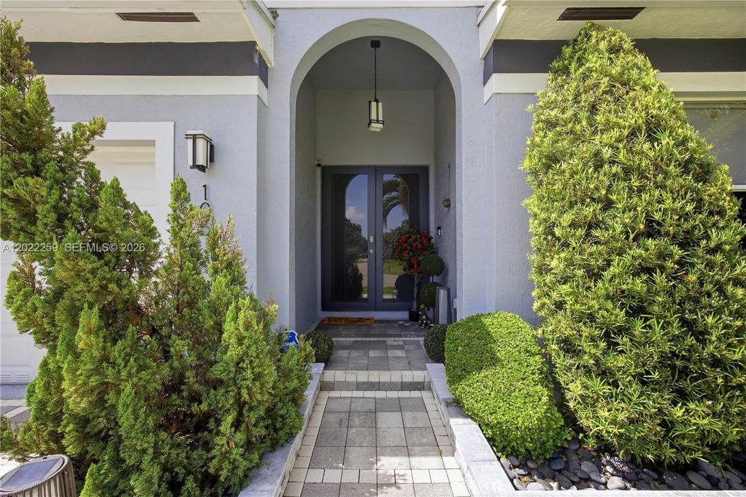 Active With Contract: $1,450,000 (3 beds, 2 baths, 2347 Square Feet)