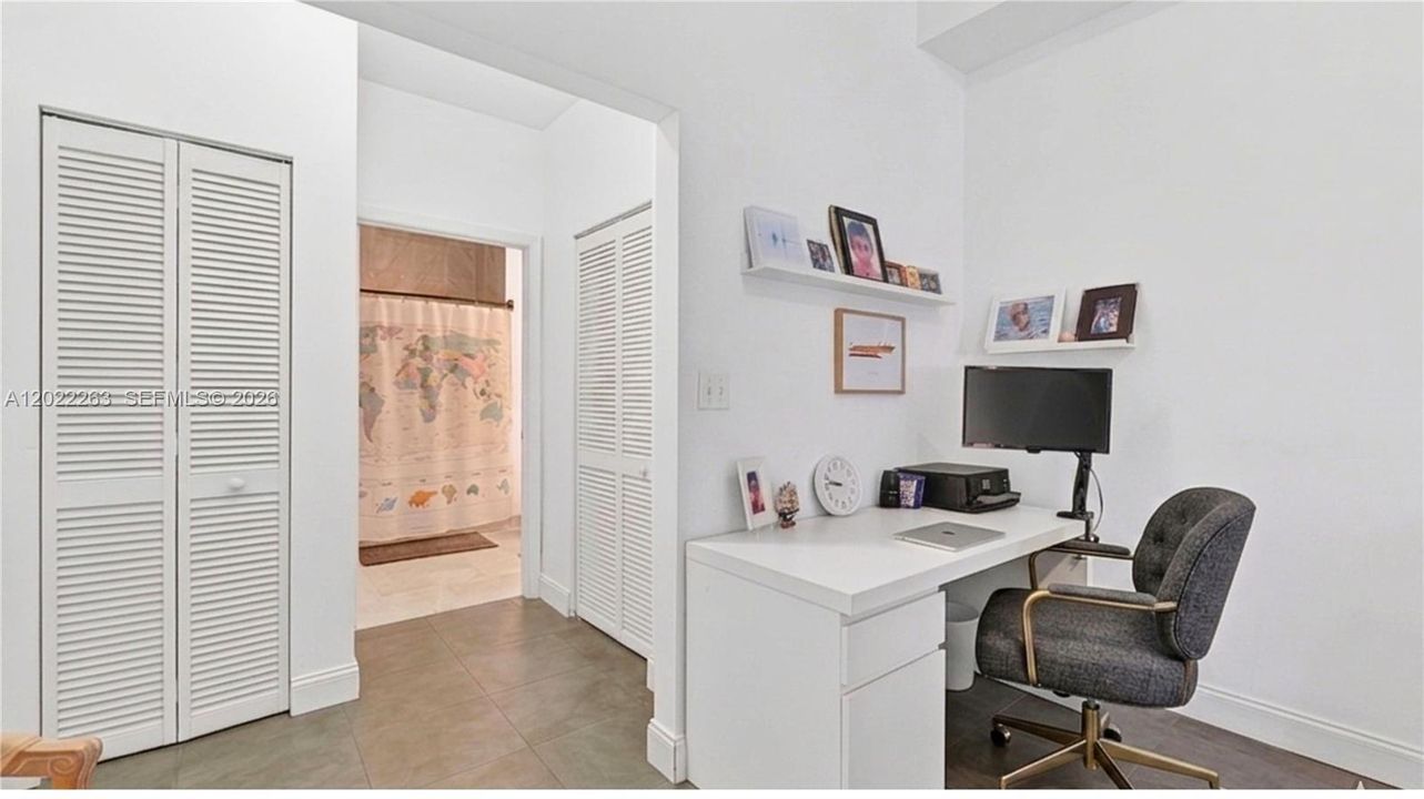 For Sale: $425,000 (1 beds, 1 baths, 775 Square Feet)