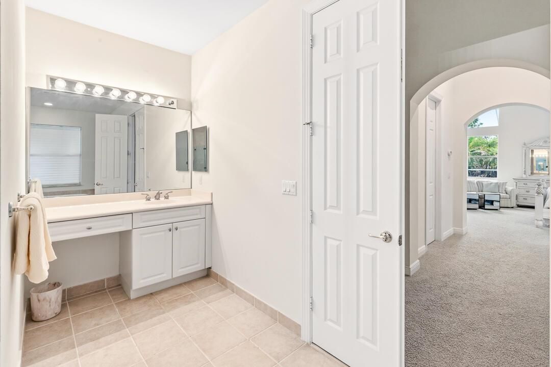 2466 SW Bridgeview Terrace-23