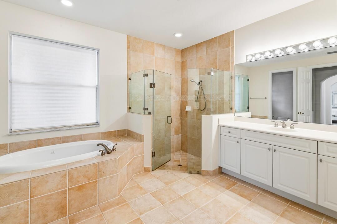 2466 SW Bridgeview Terrace-22