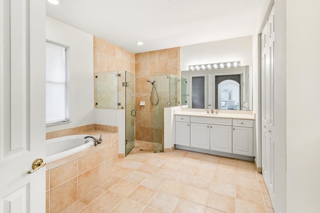 2466 SW Bridgeview Terrace-21