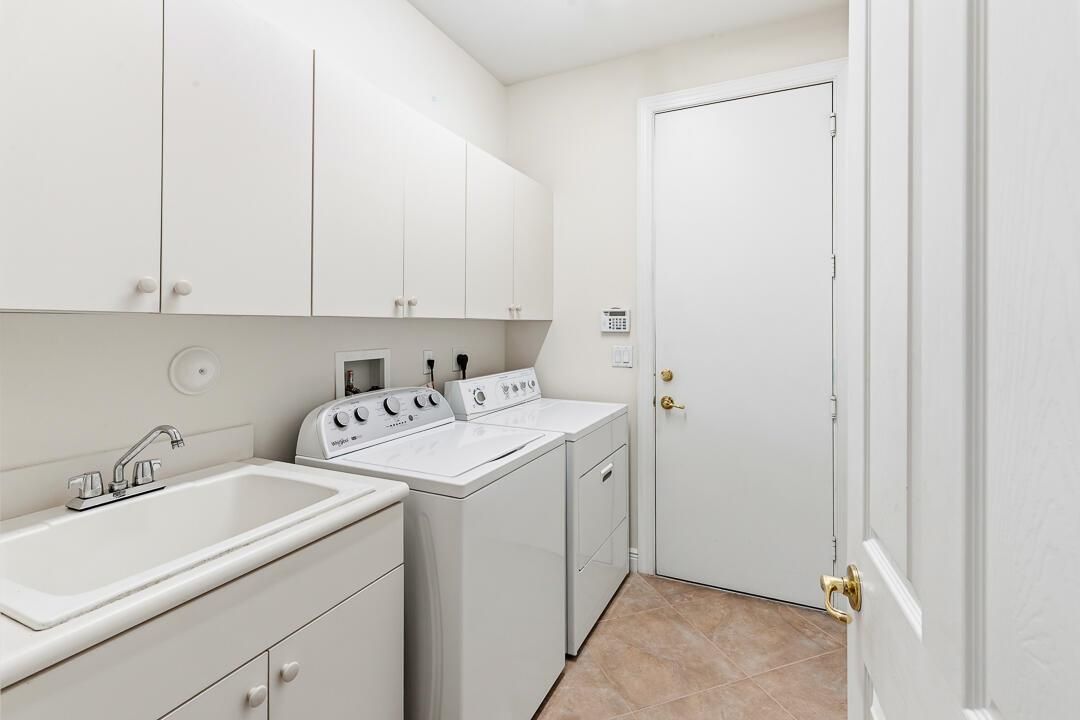 2466 SW Bridgeview Terrace-25