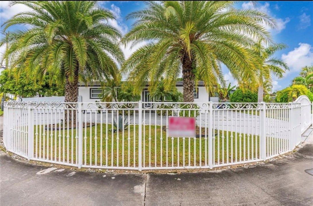 В аренду: $3,400 (3 спален, 2 ванн, 1128 Квадратных фут)