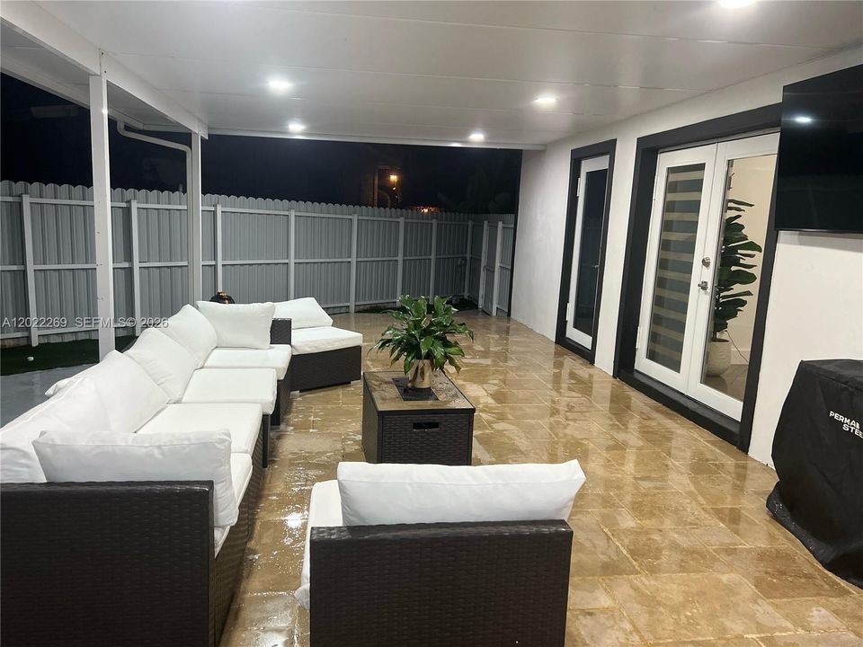 В аренду: $3,400 (3 спален, 2 ванн, 1128 Квадратных фут)