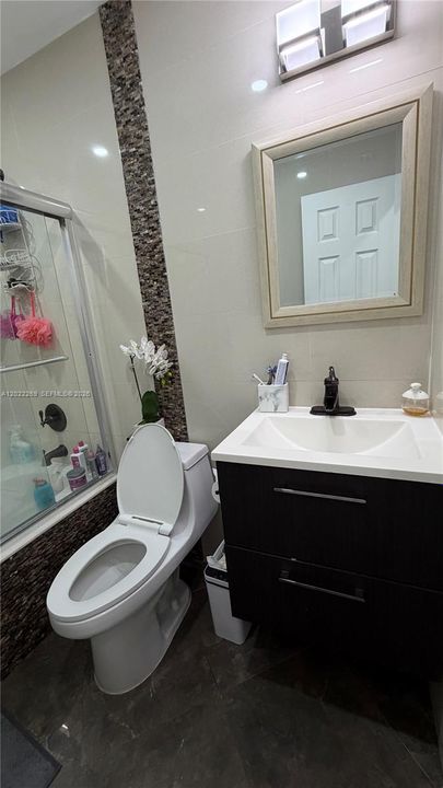 В аренду: $3,400 (3 спален, 2 ванн, 1128 Квадратных фут)
