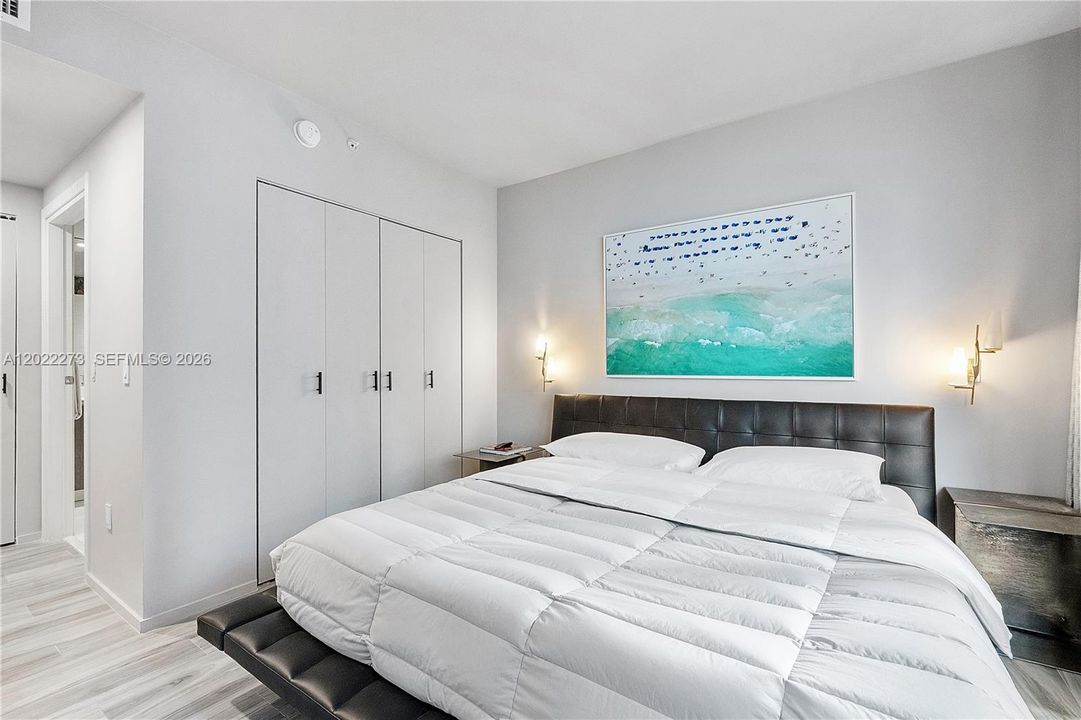 For Sale: $975,000 (3 beds, 3 baths, 1368 Square Feet)