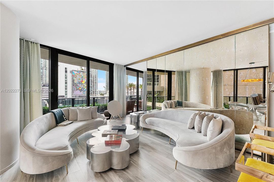 For Sale: $975,000 (3 beds, 3 baths, 1368 Square Feet)