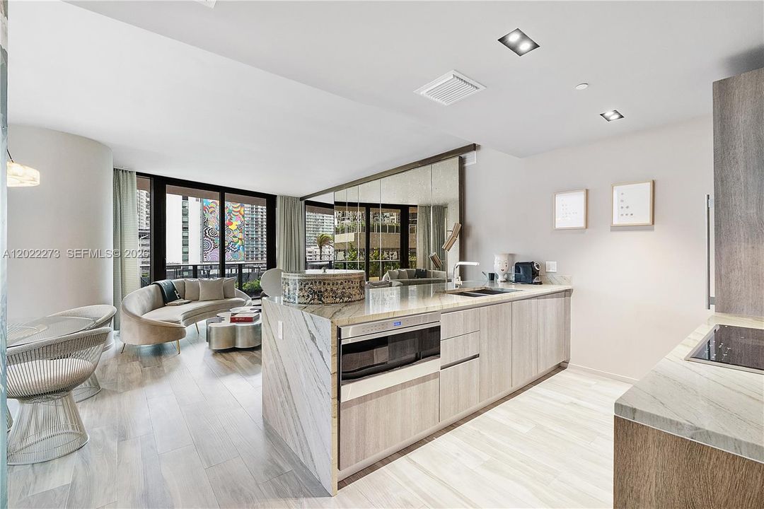 For Sale: $975,000 (3 beds, 3 baths, 1368 Square Feet)
