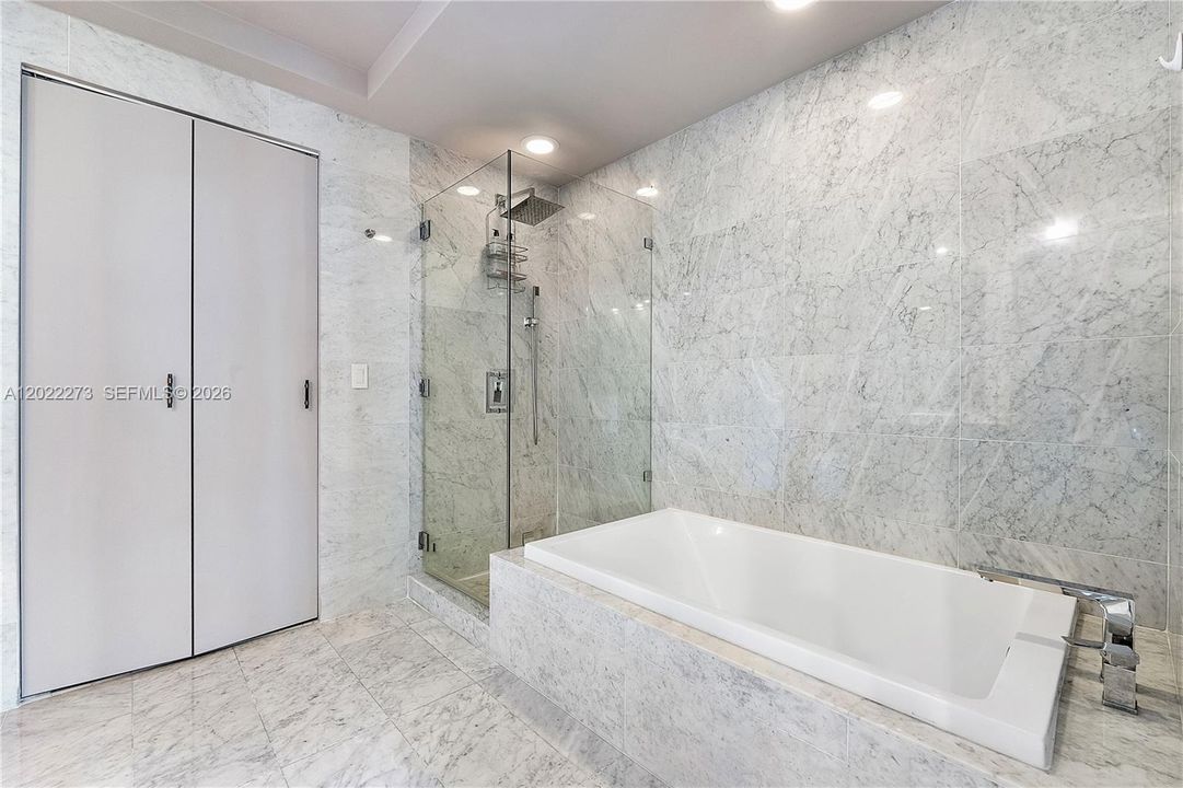 For Sale: $975,000 (3 beds, 3 baths, 1368 Square Feet)