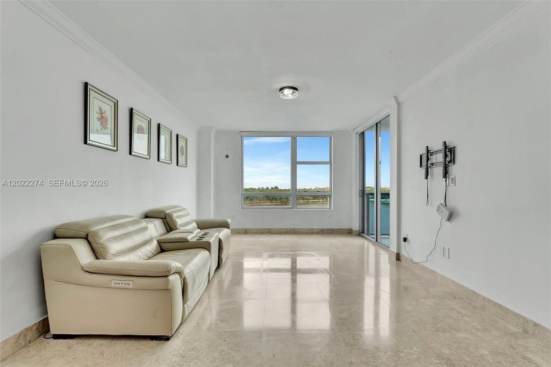 В аренду: $3,299 (2 спален, 2 ванн, 1165 Квадратных фут)