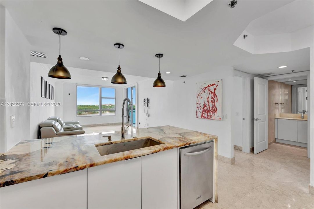 В аренду: $3,299 (2 спален, 2 ванн, 1165 Квадратных фут)