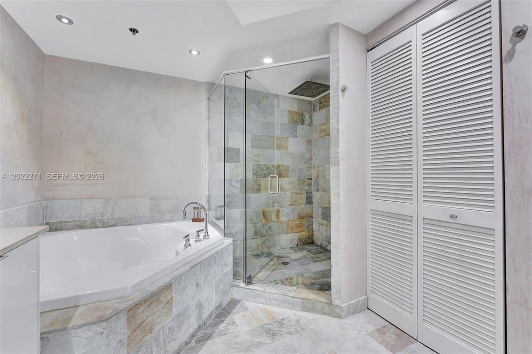 В аренду: $3,299 (2 спален, 2 ванн, 1165 Квадратных фут)