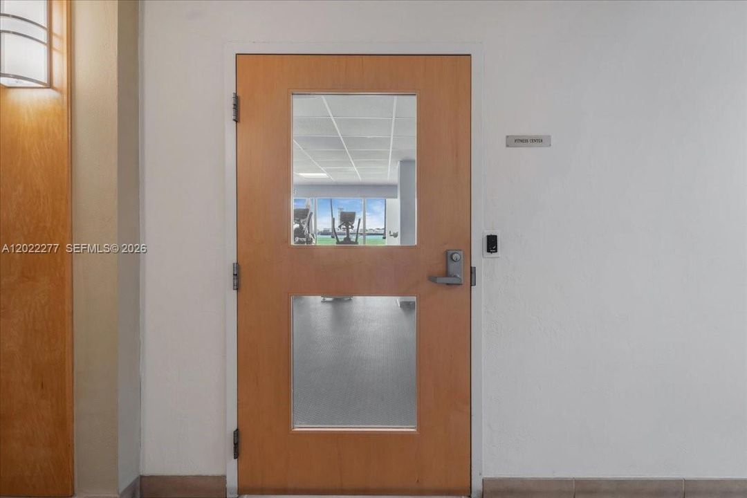 For Sale: $420,000 (1 beds, 1 baths, 900 Square Feet)