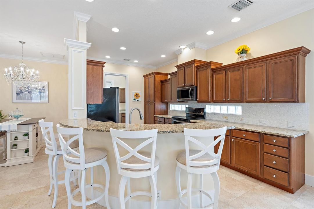 10755 La Strada