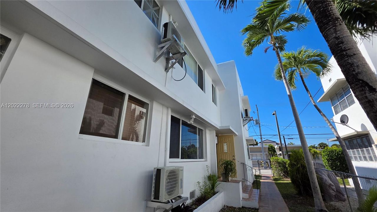For Rent: $1,850 (1 beds, 1 baths, 5583 Square Feet)