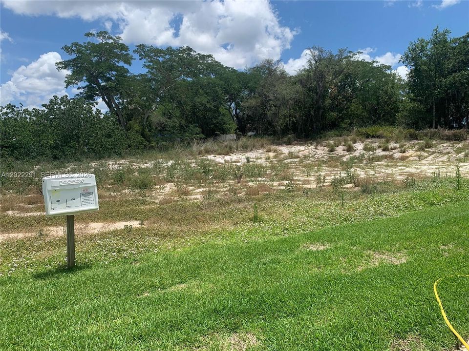 На продажу: $35,000 (0.25 acres)