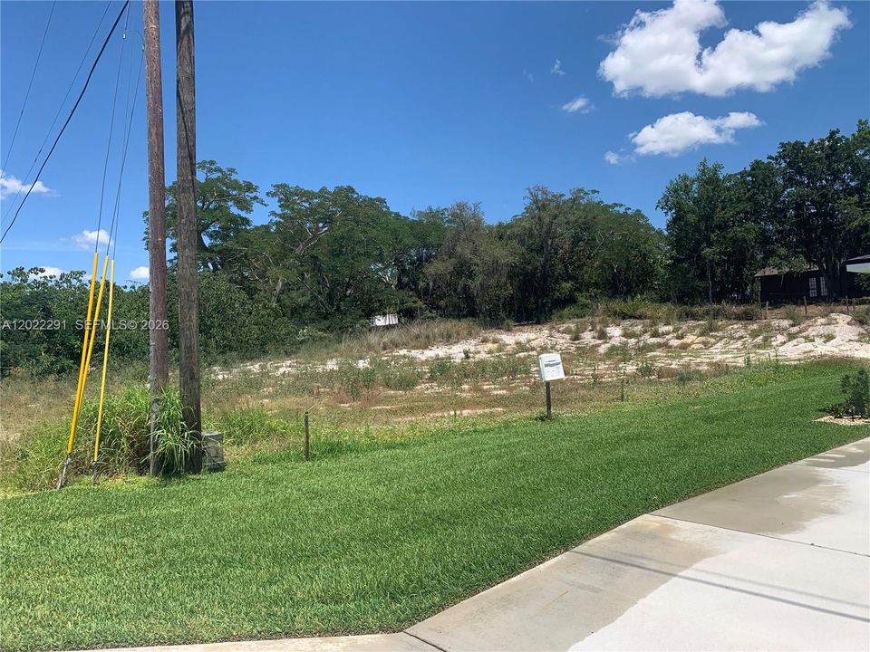 На продажу: $35,000 (0.25 acres)