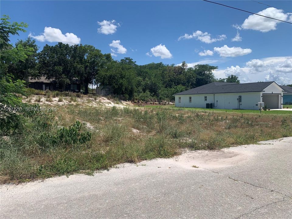 На продажу: $35,000 (0.25 acres)