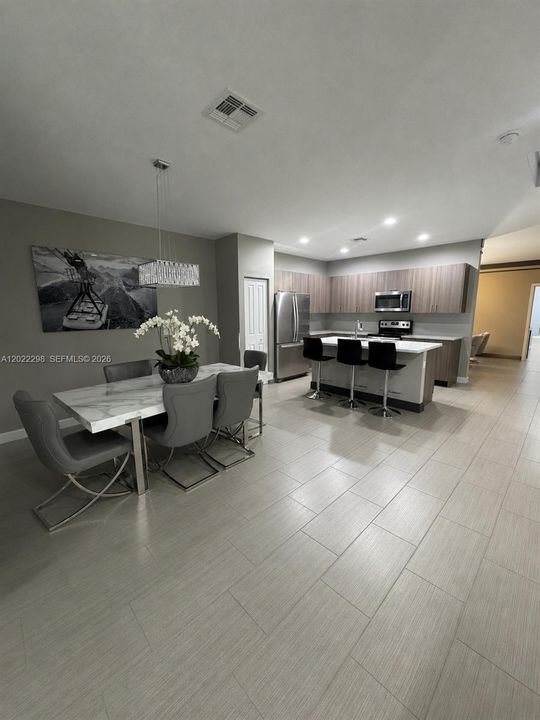 На продажу: $679,999 (5 спален, 5 ванн, 2440 Квадратных фут)