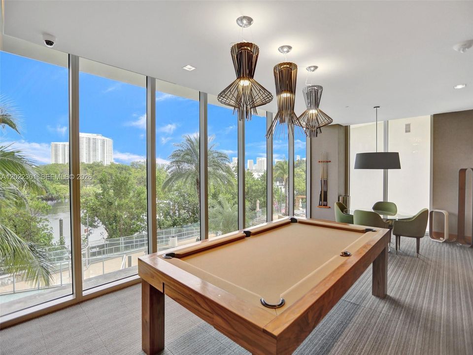 For Sale: $589,000 (2 beds, 2 baths, 1119 Square Feet)