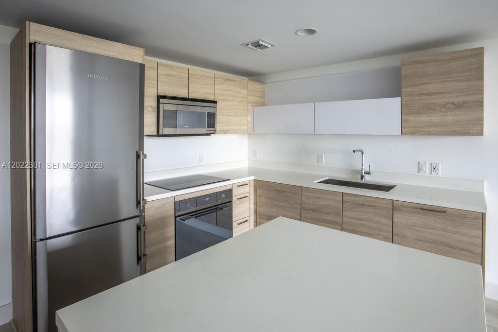 For Sale: $589,000 (2 beds, 2 baths, 1119 Square Feet)