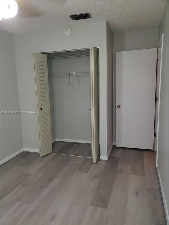 Под контрактом: $3,000 (3 спален, 2 ванн, 1662 Квадратных фут)