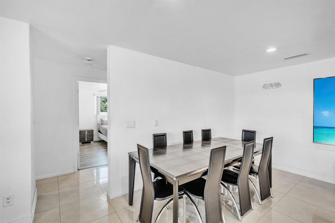 5 Dining Area