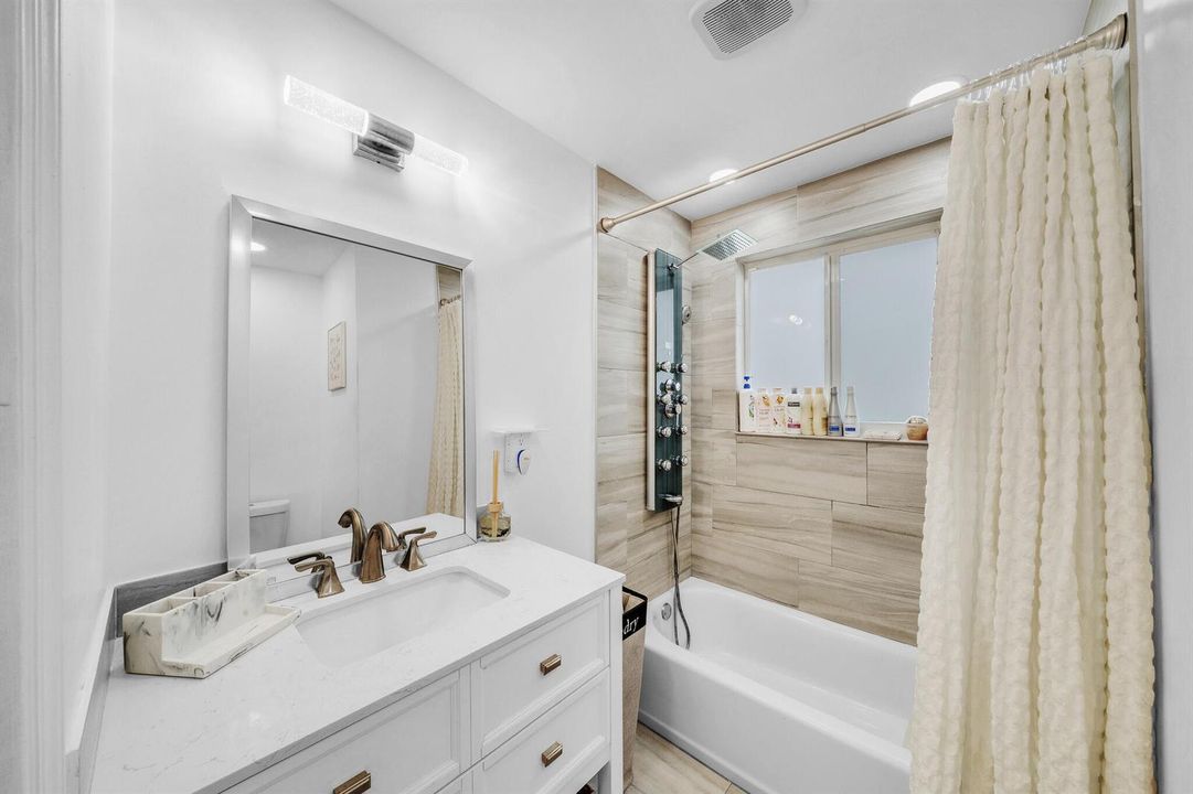 16 Guest Bathroom (2)