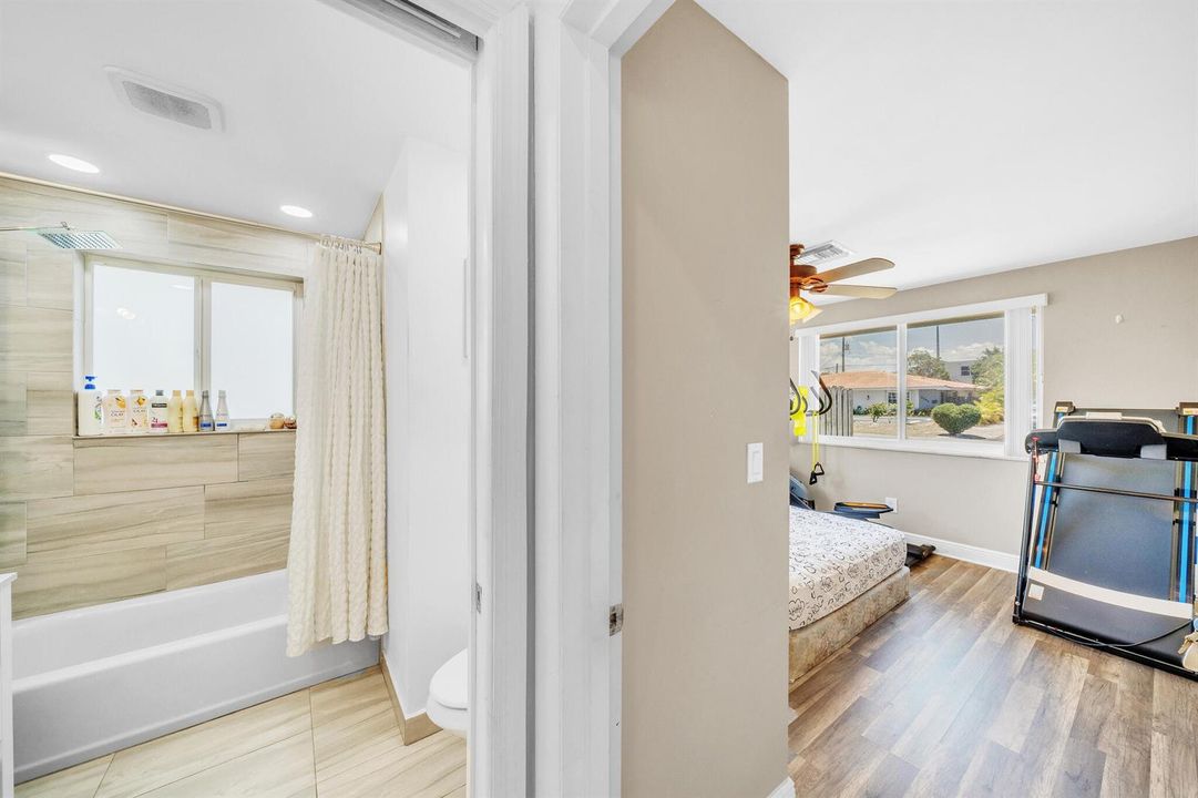 15 Guest Bedroom A (1)