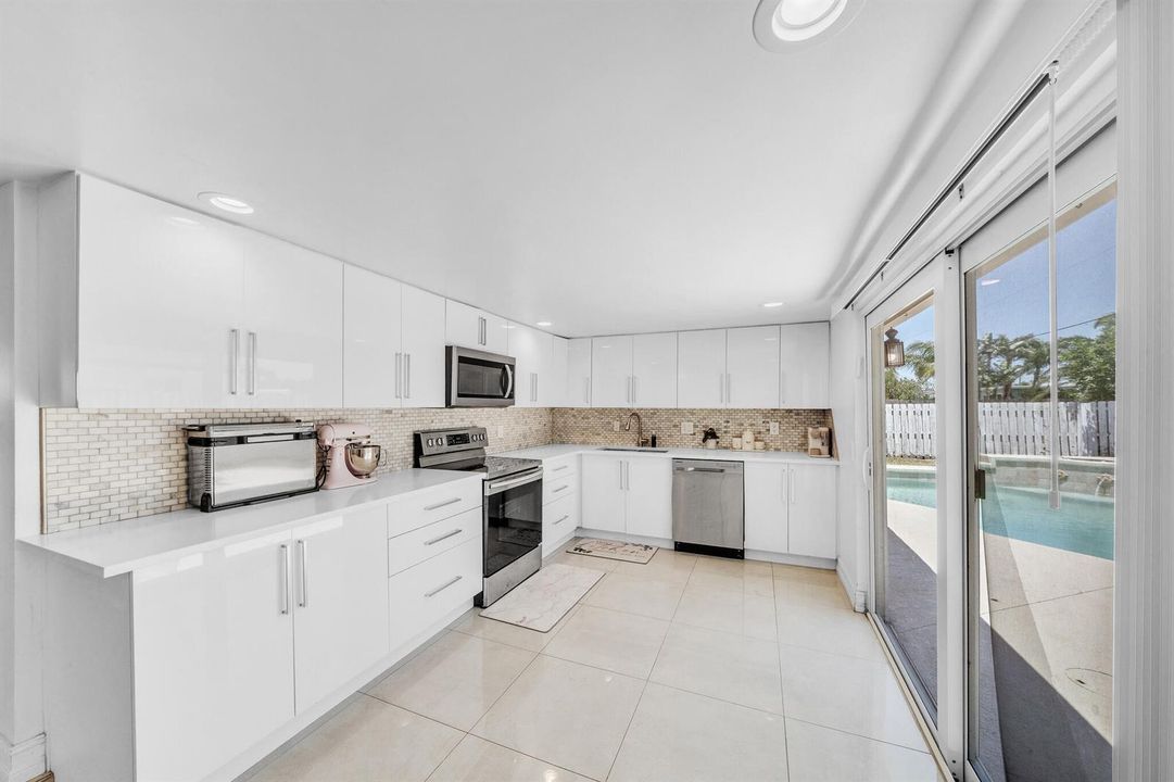19 Kitchen (3)