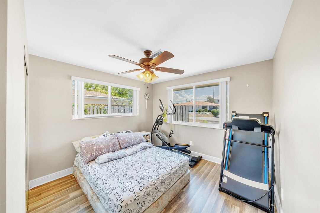 15 Guest Bedroom A (2)